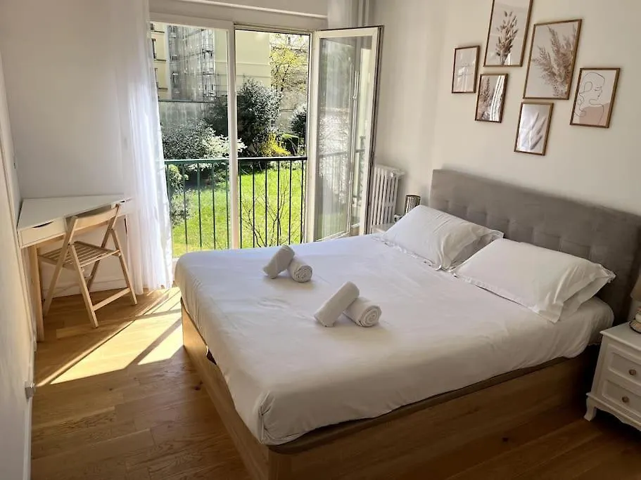 Lägenhet Superbe Avec Belle Vue Jardin Paris