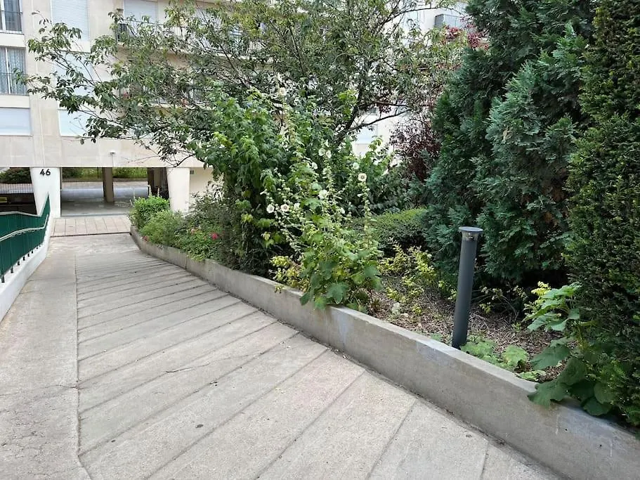 Superbe Avec Belle Vue Jardin Paris